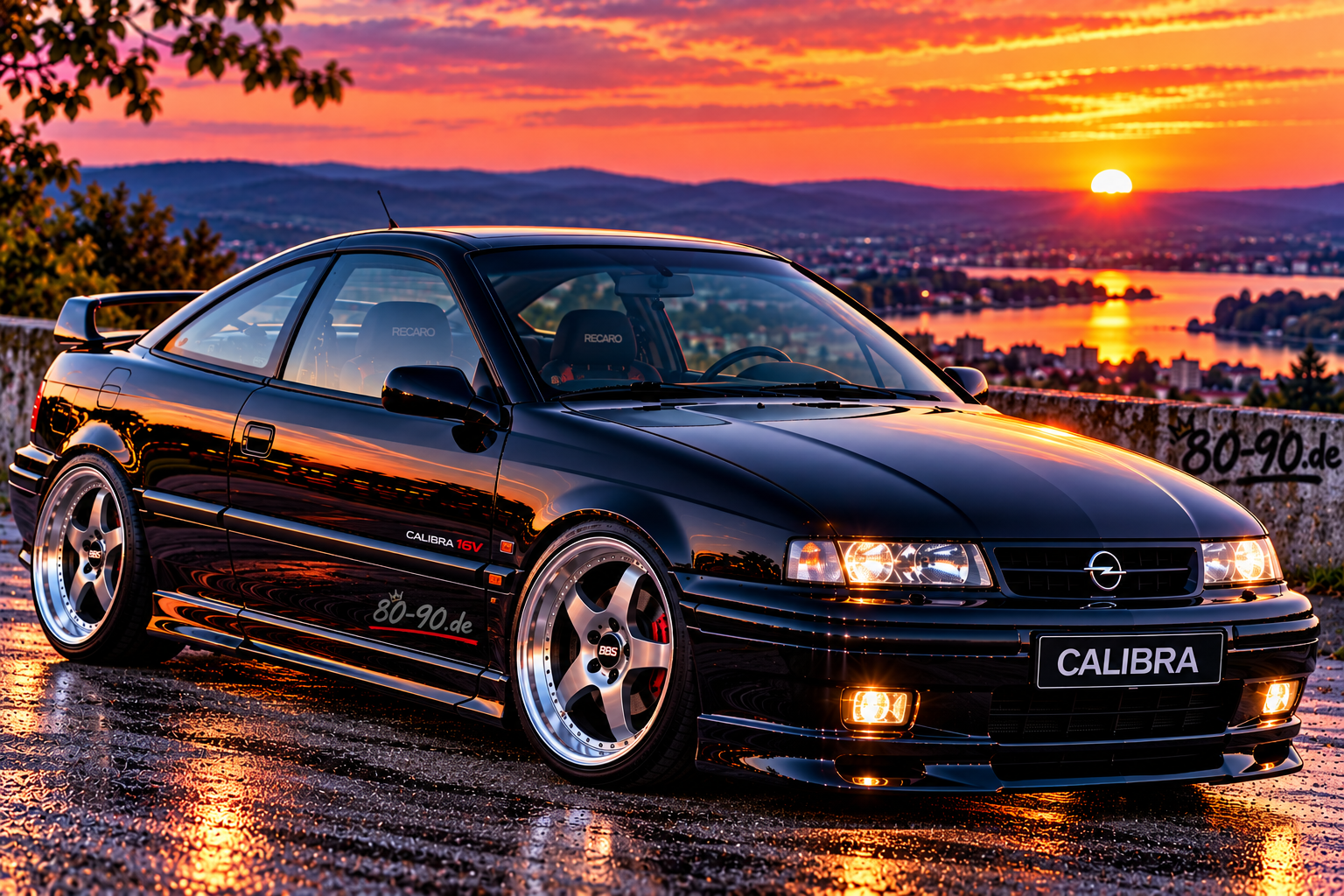 Schwarzer Opel Calibra in klassischer Frontansicht im 90er-Tuning-Stil