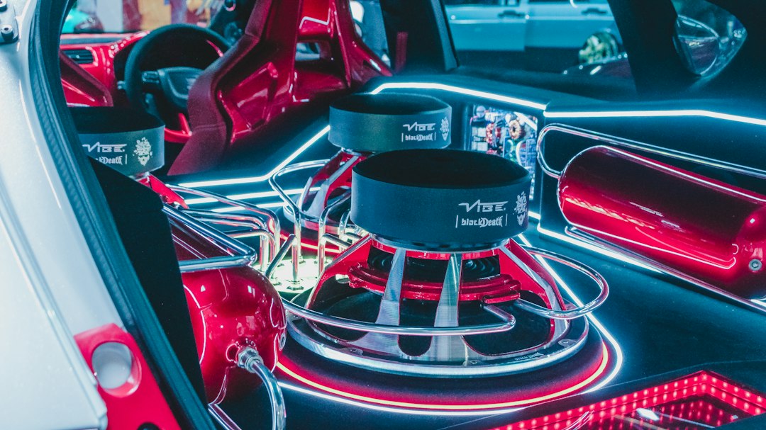 Auto-Innenraum als Symbol für Car-Hifi und Tuning der 90er