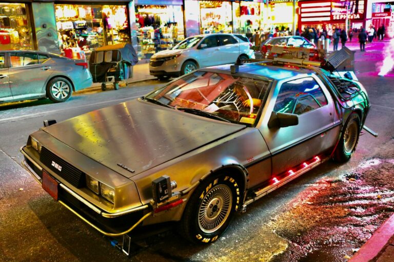 DeLorean als Symbol für die Zeitmaschinen-Fantasie aus Zurück in die Zukunft