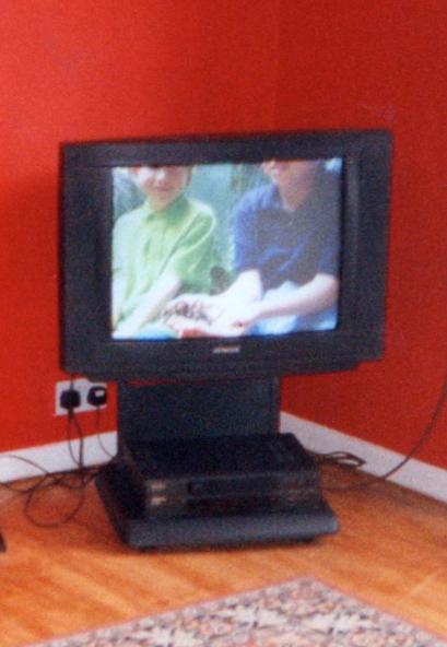 CRT-Fernseher mit Videorekorder