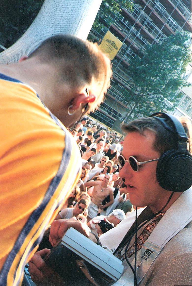 Techno-Auftritt bei der Loveparade Berlin 1996
